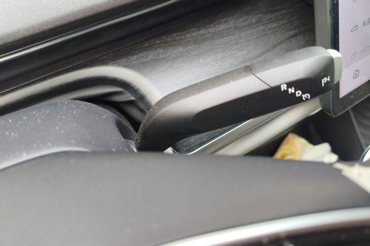 Used CHANGAN NEVO A07 2025 All-Electric "True Fragrance" Edition 710-Mile Long-Range Version Gear Lever