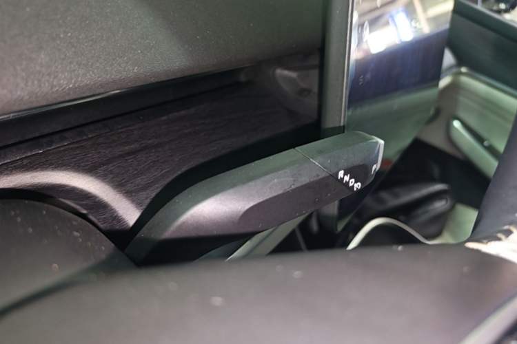 Used CHANGAN NEVO A07 2025 Blue Whale Pure Electric 625 Flagship Model Gear Lever
