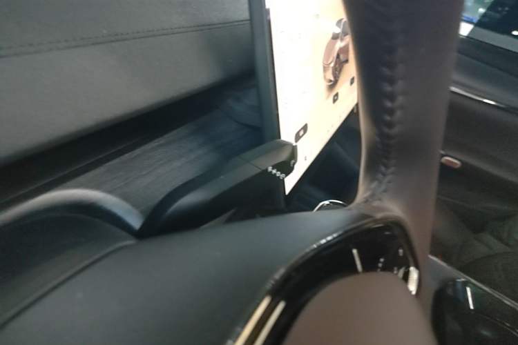 Used CHANGAN NEVO A07 2025 Blue Whale Pure Electric Version 525 Luxury Model Gear Lever