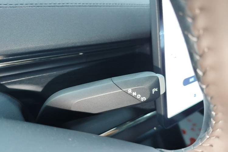 Used CHANGAN NEVO A07 2025 All-Electric "True Fragrance" Edition 710-Mile Long-Range Version Gear Lever