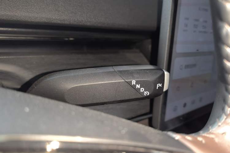 Used CHANGAN NEVO A07 2025 All-Electric "Real Bargain" 525 Luxury Model Gear Lever
