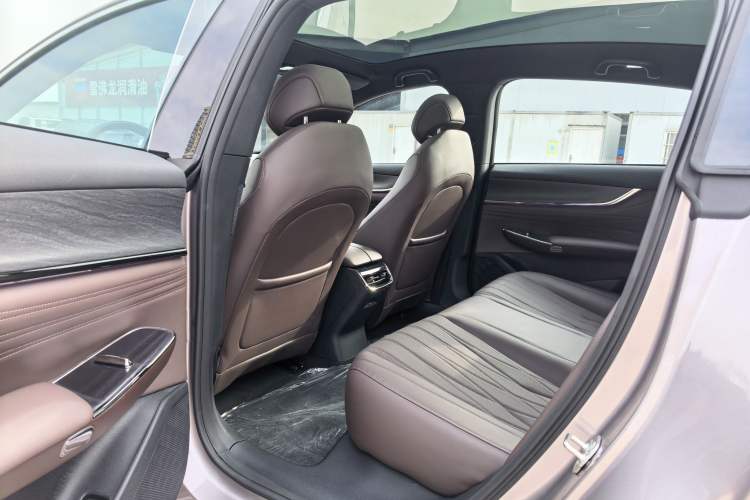 Used CHANGAN NEVO A07 2025 Blue Whale Extended-Range 230 Prestige Model Interior 4