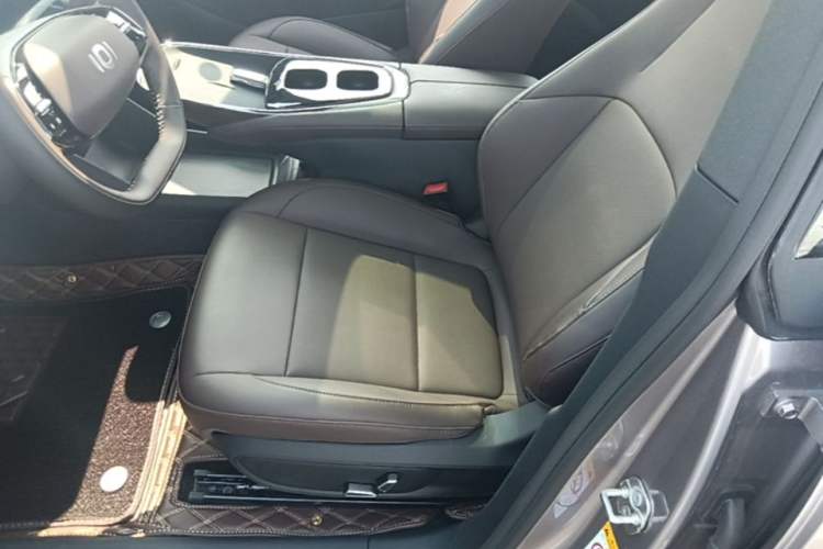 Used CHANGAN NEVO A07 2025 Blue Whale Range-Extending Model 140 Elite Version Left Front Seat