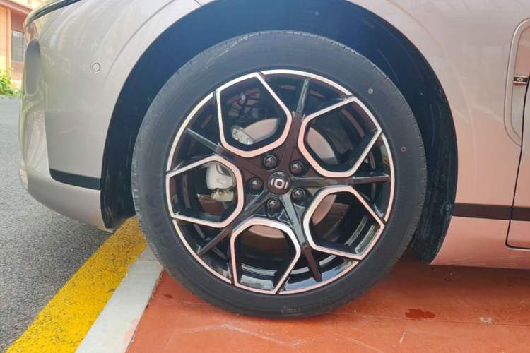 Used CHANGAN NEVO A07 2025 Pure Electric "True Fragrance" Edition 625 Flagship Model Left Front Wheel Hub