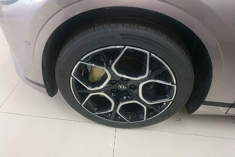 Used CHANGAN NEVO A07 2025 All-Electric "True Fragrance" Edition 710-Mile Long-Range Version Left Front Wheel Hub