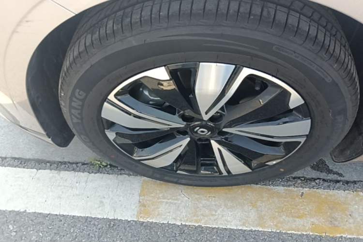 Used CHANGAN NEVO A07 2025 Blue Whale Range-Extending Model 140 Elite Version Left Front Wheel Hub