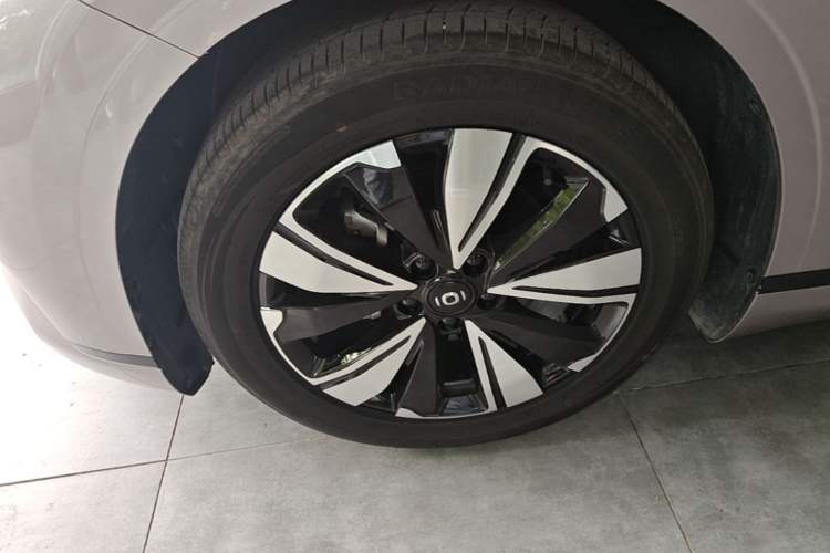 Used CHANGAN NEVO A07 2025 Blue Whale All-Electric 515 Collection Model Left Front Wheel Hub