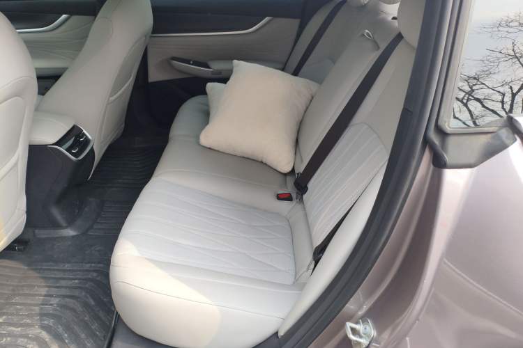 Used CHANGAN NEVO A07 2025 All-Electric "True Fragrance" Edition 710-Mile Long-Range Version Left Rear Seat