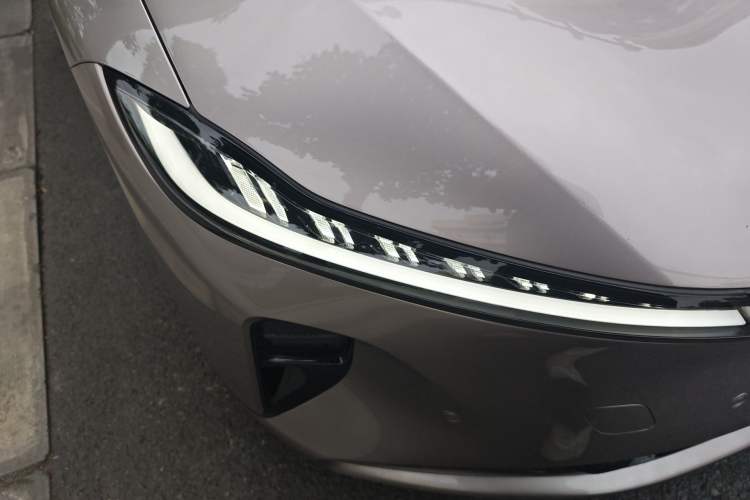 Used CHANGAN NEVO A07 2025 Range-Extended "True Fragrant" Edition 230 Flagship Model Right Front Headlight
