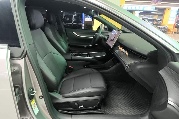 Used CHANGAN NEVO A07 2025 Blue Whale Range-Extending Model 140 Elite Version Right Front Seat
