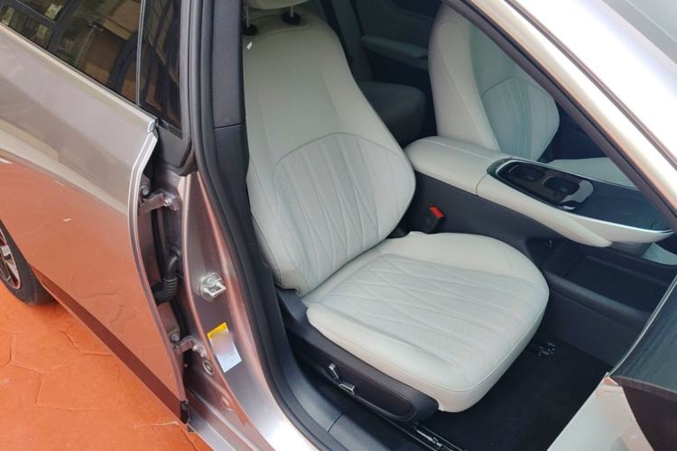 Used CHANGAN NEVO A07 2025 Pure Electric "True Fragrance" Edition 625 Flagship Model Right Front Seat