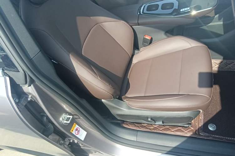 Used CHANGAN NEVO A07 2025 Blue Whale Range-Extending Model 140 Elite Version Right Front Seat