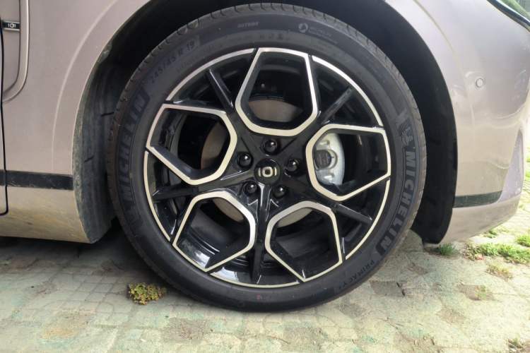 Used CHANGAN NEVO A07 2025 Blue Whale Range-Extending Version 230 Flagship Model Right Front Wheel Hub