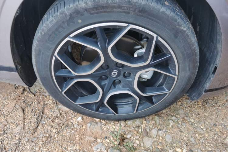 Used CHANGAN NEVO A07 2025 All-Electric "True Fragrance" Edition 710-Mile Long-Range Version Right Front Wheel Hub