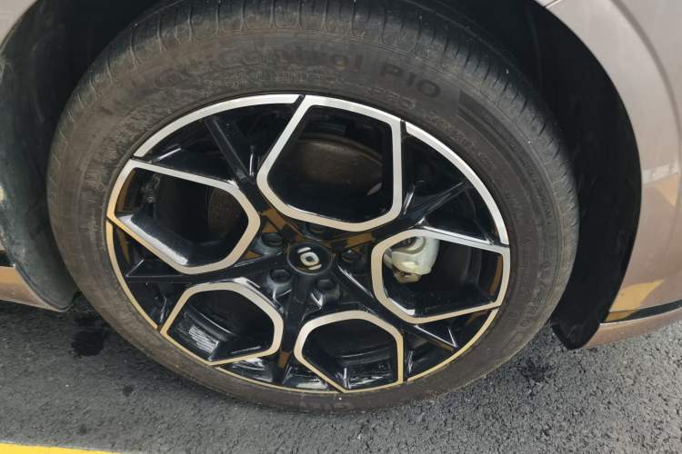 Used CHANGAN NEVO A07 2025 Pure Electric "True Fragrance" Edition 625 Flagship Model Right Front Wheel Hub
