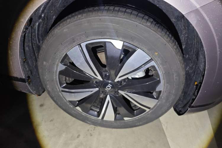 Used CHANGAN NEVO A07 2025 Blue Whale Range-Extending Model 140 Elite Version Right Front Wheel Hub
