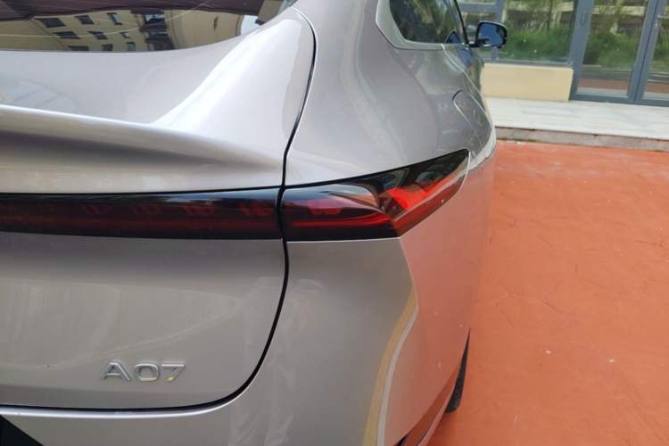 Used CHANGAN NEVO A07 2025 Pure Electric "True Fragrance" Edition 625 Flagship Model Right Rear Taillight