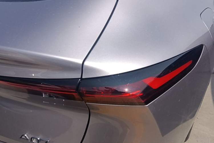 Used CHANGAN NEVO A07 2025 Blue Whale Range-Extending Model 140 Elite Version Right Rear Taillight