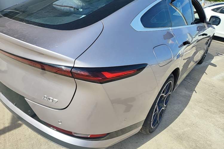 Used CHANGAN NEVO A07 2025 Blue Whale Pure Electric 710 Flagship Model Right Rear Taillight