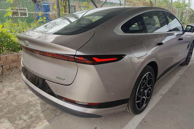 Used CHANGAN NEVO A07 2025 Range-Extended "True Fragrant" Edition 230 Flagship Model Right Rear Taillight