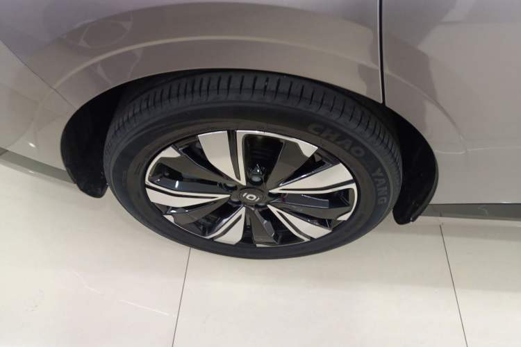 Used CHANGAN NEVO A07 2025 Blue Whale Range-Extending Model 140 Elite Version Right Rear Wheel Hub