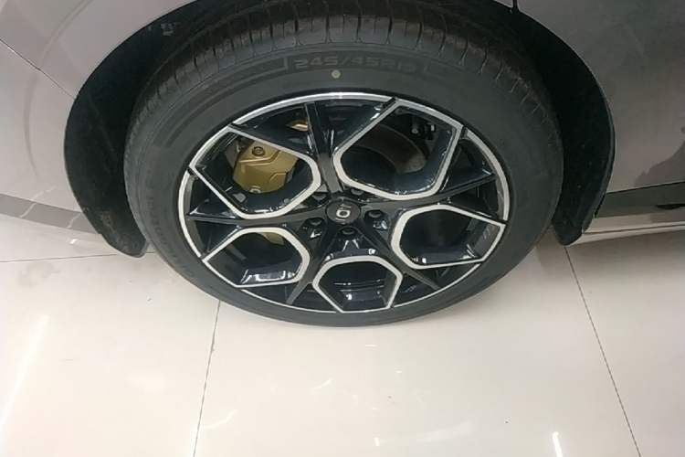Used CHANGAN NEVO A07 2025 All-Electric "True Fragrance" Edition 710-Mile Long-Range Version Right Rear Wheel Hub