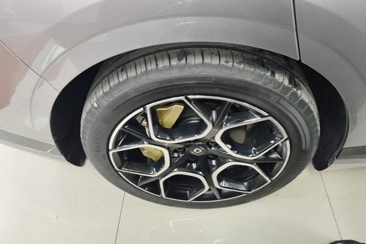 Used CHANGAN NEVO A07 2025 All-Electric "True Fragrance" Edition 710-Mile Long-Range Version Right Rear Wheel Hub
