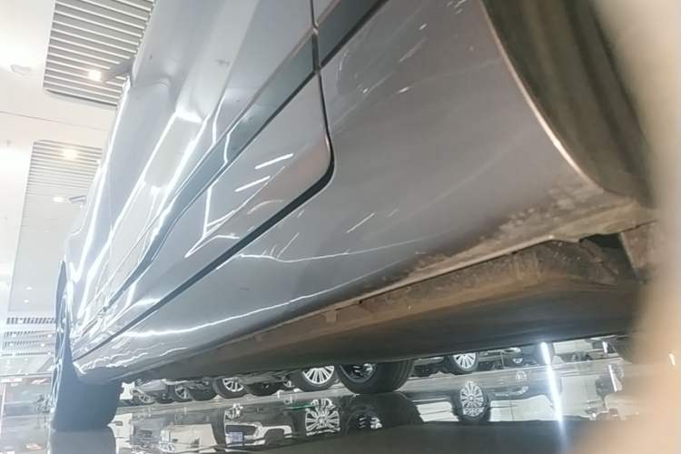 Used CHANGAN NEVO A07 2025 All-Electric "True Fragrance" Edition 710-Mile Long-Range Version Right Side Sill