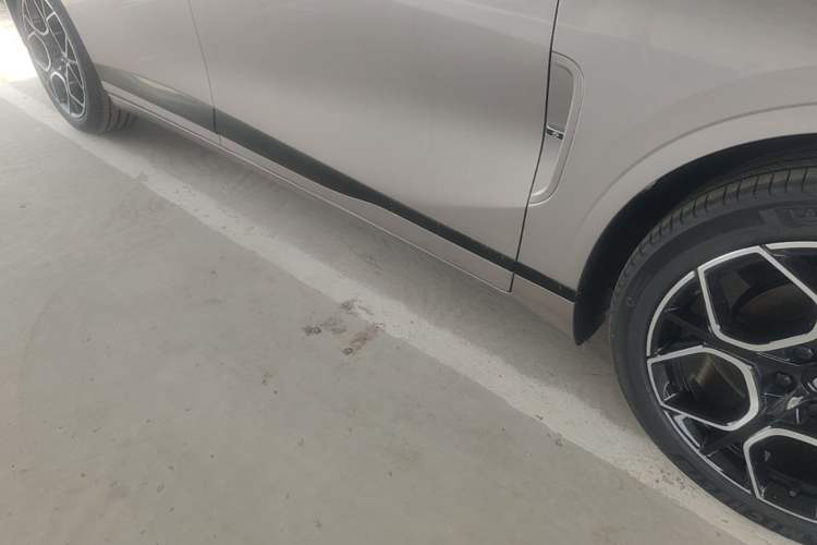 Used CHANGAN NEVO A07 2025 Range-Extended "True Fragrant" Edition 230 Flagship Model Right Side Sill