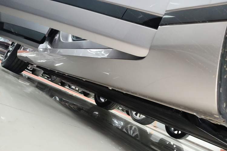 Used CHANGAN NEVO A07 2025 All-Electric "True Fragrance" Edition 710-Mile Long-Range Version Right Side Sill