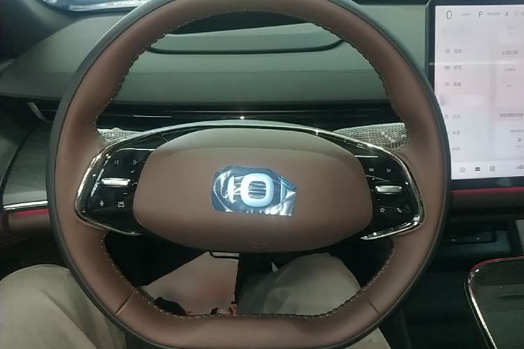 Used CHANGAN NEVO A07 2025 All-Electric "True Fragrance" Edition 710-Mile Long-Range Version Steering Wheel