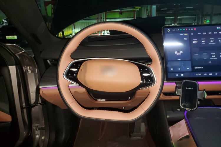 Used CHANGAN NEVO A07 2025 Blue Whale Pure Electric 710 Flagship Model Steering Wheel