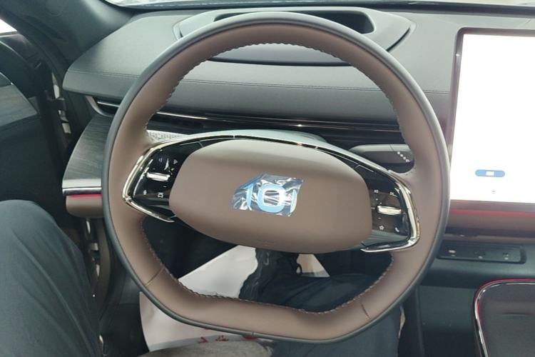 Used CHANGAN NEVO A07 2025 All-Electric "True Fragrance" Edition 710-Mile Long-Range Version Steering Wheel