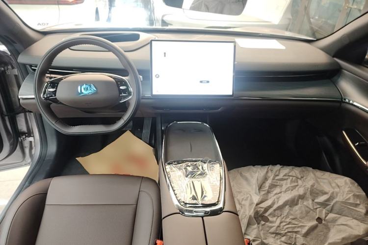 Used CHANGAN NEVO A07 2025 Blue Whale Range-Extending Model 140 Elite Version Center Console