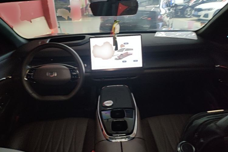 Used CHANGAN NEVO A07 2025 All-Electric "True Fragrance" Edition 710-Mile Long-Range Version Center Console