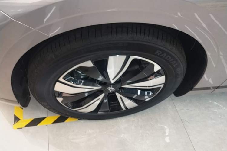Used CHANGAN NEVO A07 2025 Range-Extended "Truly Delicious" 140 Elite Version Exterior 4