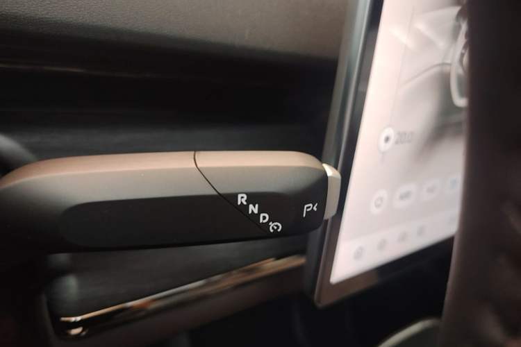 Used CHANGAN NEVO A07 2025 Blue Whale Range-Extending Model 140 Elite Version Gear Lever