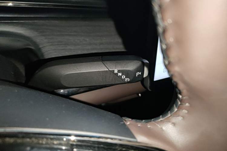 Used CHANGAN NEVO A07 2025 All-Electric "True Fragrance" Edition 710-Mile Long-Range Version Gear Lever