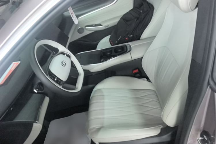 Used CHANGAN NEVO A07 2025 All-Electric "True Fragrance" Edition 710-Mile Long-Range Version Left Front Seat