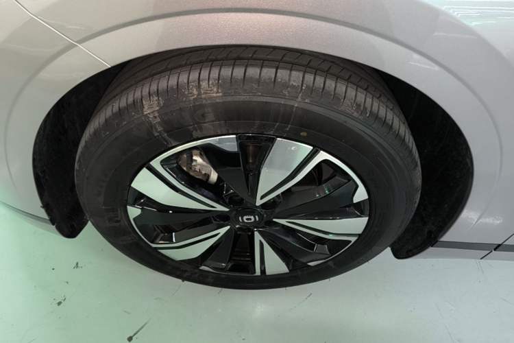 Used CHANGAN NEVO A07 2025 Blue Whale Range-Extending Model 140 Elite Version Left Front Wheel Hub