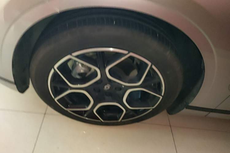 Used CHANGAN NEVO A07 2025 All-Electric "True Fragrance" Edition 710-Mile Long-Range Version Left Front Wheel Hub