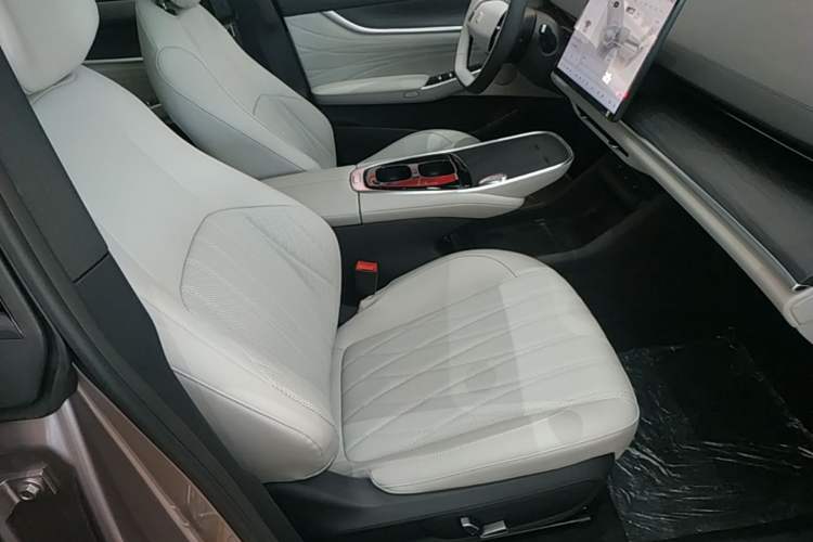 Used CHANGAN NEVO A07 2025 Range-Extended "True Fragrant" Edition 230 Flagship Model Right Front Seat