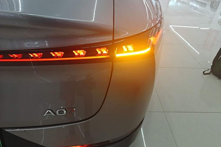 Used CHANGAN NEVO A07 2025 Blue Whale Range-Extending Model 140 Elite Version Right Rear Taillight