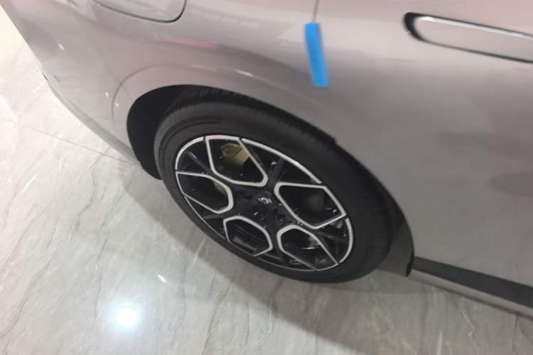 Used CHANGAN NEVO A07 2025 All-Electric "True Fragrance" Edition 710-Mile Long-Range Version Right Rear Wheel Hub