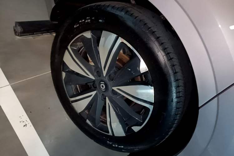 Used CHANGAN NEVO A07 2025 Blue Whale Pure Electric Version 525 Luxury Model Right Rear Wheel Hub