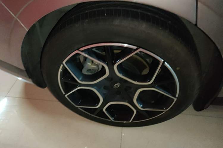 Used CHANGAN NEVO A07 2025 All-Electric "True Fragrance" Edition 710-Mile Long-Range Version Right Rear Wheel Hub