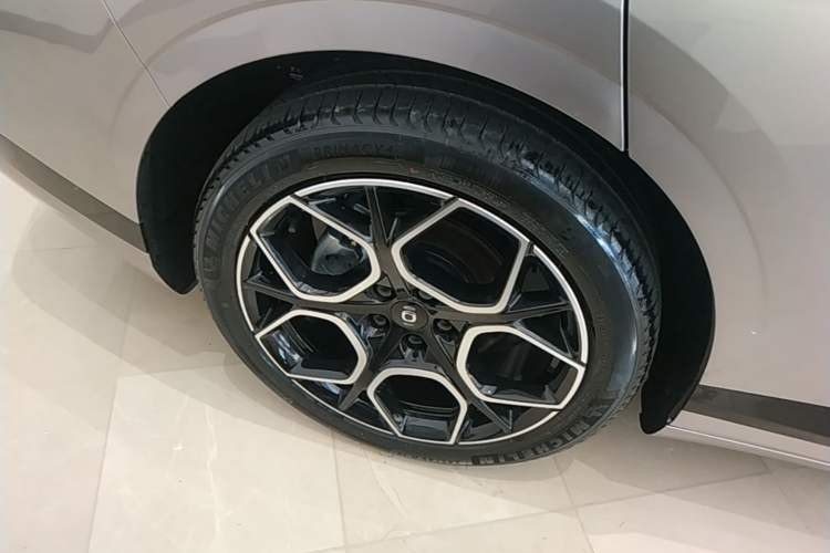 Used CHANGAN NEVO A07 2025 Range-Extended "True Fragrant" Edition 230 Flagship Model Right Rear Wheel Hub