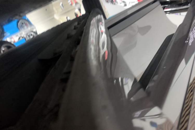 Used CHANGAN NEVO A07 2025 All-Electric "True Fragrance" Edition 710-Mile Long-Range Version Right Side Sill