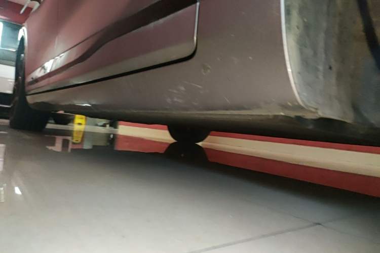 Used CHANGAN NEVO A07 2025 All-Electric "True Fragrance" Edition 710-Mile Long-Range Version Right Side Sill