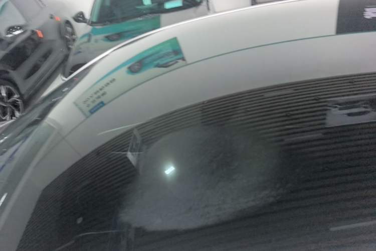 Used CHANGAN NEVO A07 2025 All-Electric "True Fragrance" Edition 710-Mile Long-Range Version Roof